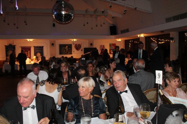 Mardi 6 novembre les membres de la Fraternité Universelle de Floride se sont réunis pour un gala afin de fêter leur premier anniversaire, en présence de hauts dignitaires et de Mario Piromalli représentant le Grand Maitre de "La Grande loge traditionnelle de France".