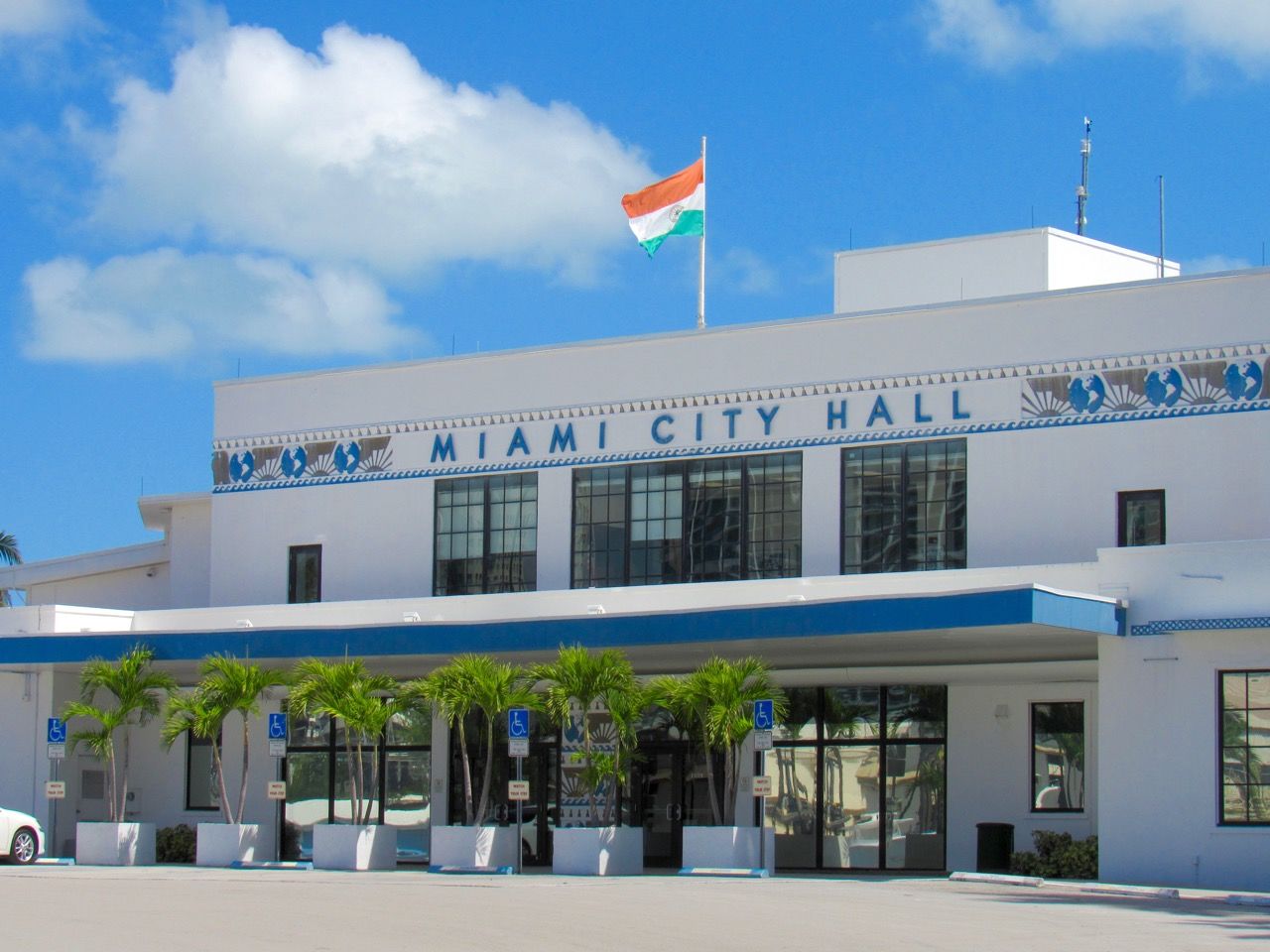 L'Hôtel de Ville de Miami dans le quartier de Coconut Grove.