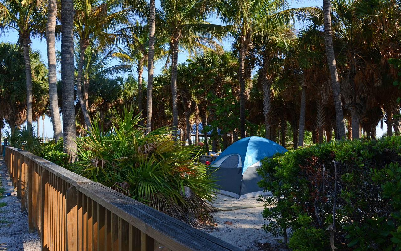 Camping à Peanut Island en Floride.