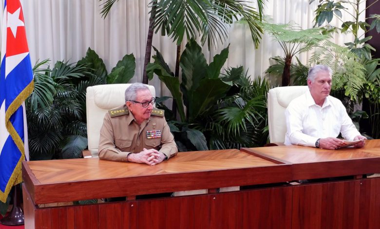 Raul Castro et Miguel Diaz Canel.