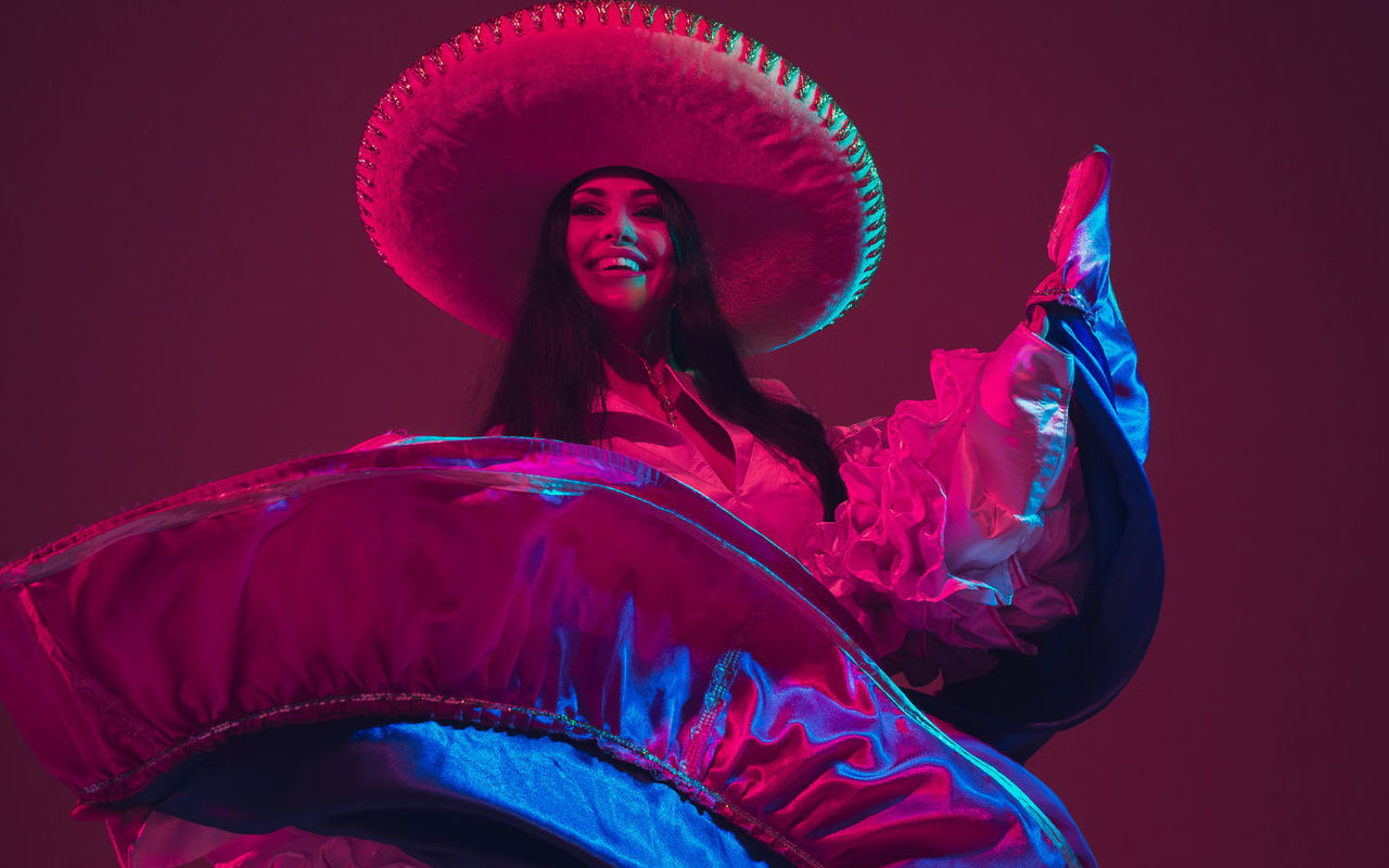 Noche Caliente Latin Night