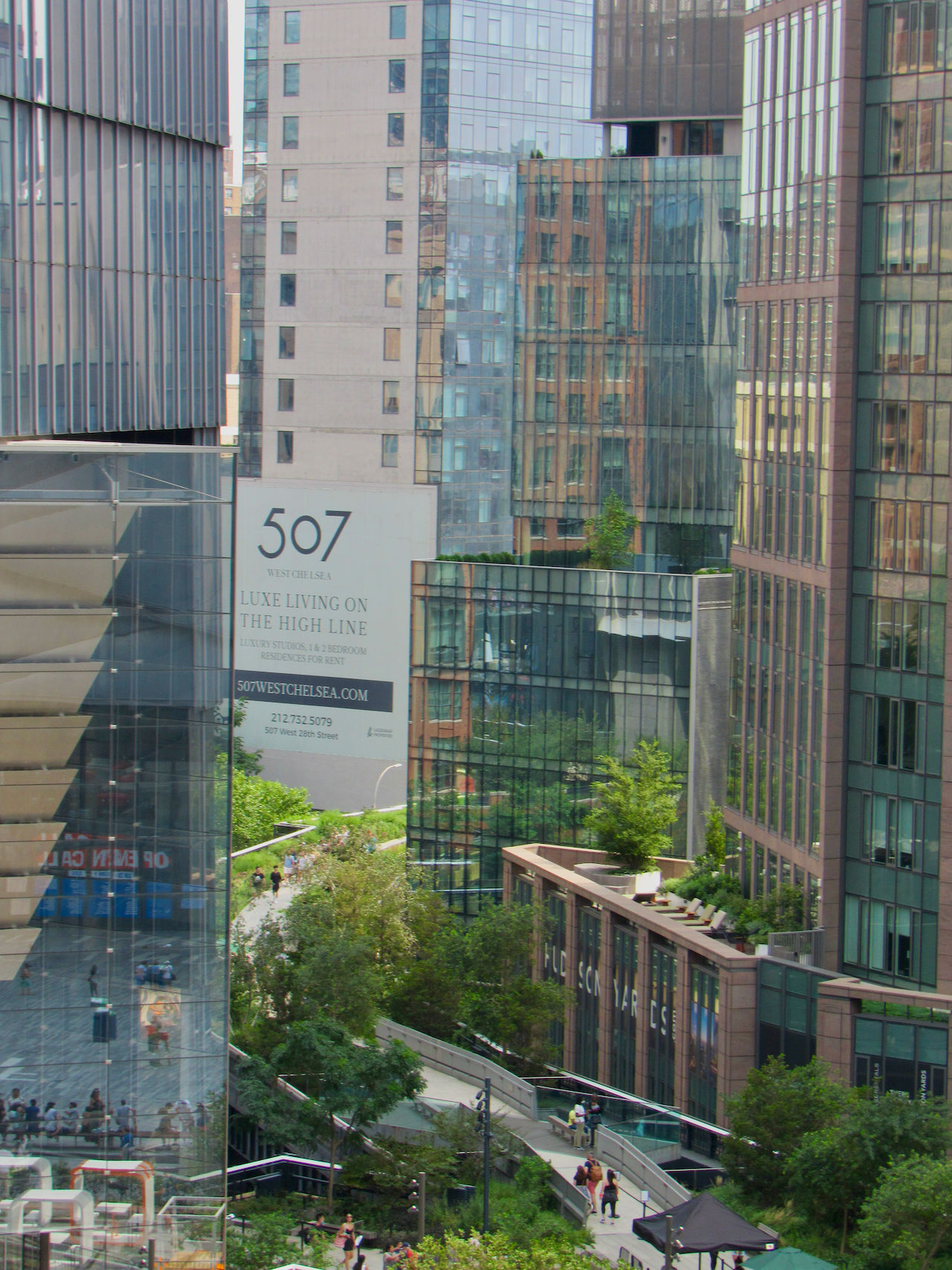 L'entrée nord de la High Line photographiée depuis Vessel.