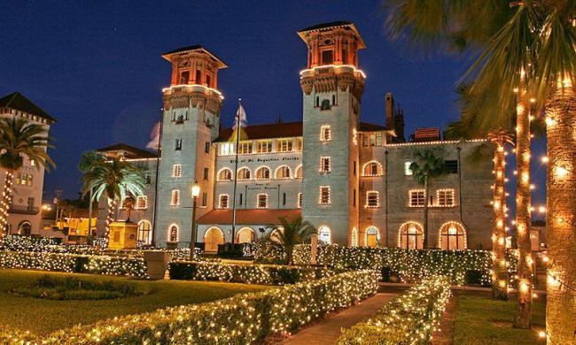 Noël 2021 à Miami et en Floride : messes, spectacles, parades, décorations, tout sur les fêtes de fin d'année ! (cette photo : les Nights of Lights de St Augustine)