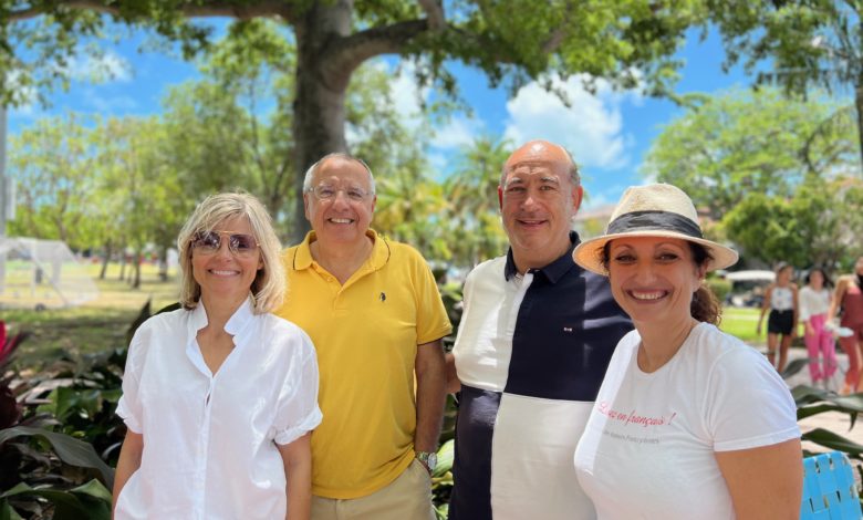Sandrine Bensabat, Paul Bensabat, Rod Kukurudz et Sandrine Mehrez-Kukurudz sont les fondateurs de la Maison de la France et de l'Europe à Miami