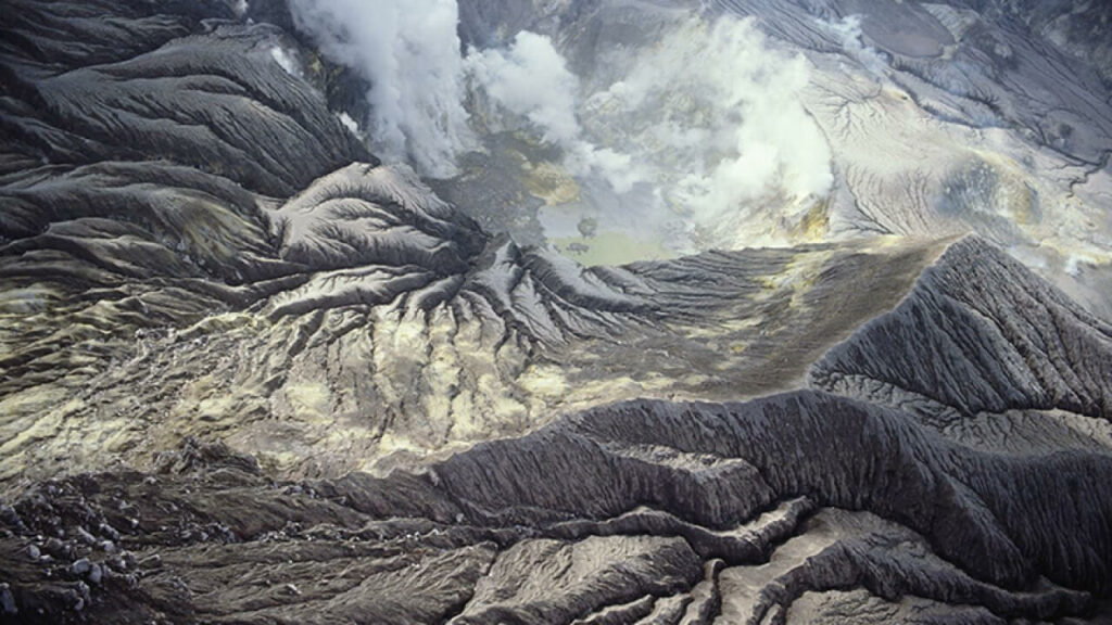 The Volcano: Rescue from Whakaari