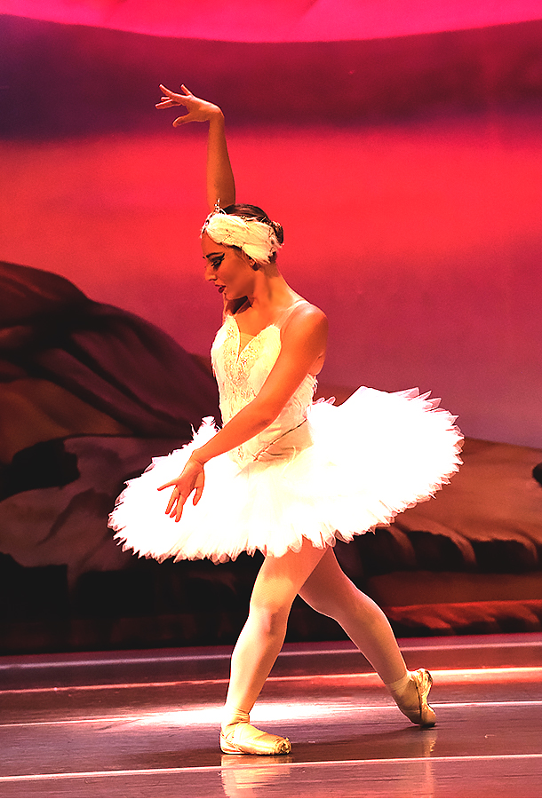 Paris Ballet presents Swan Lake Suite, Paquita…