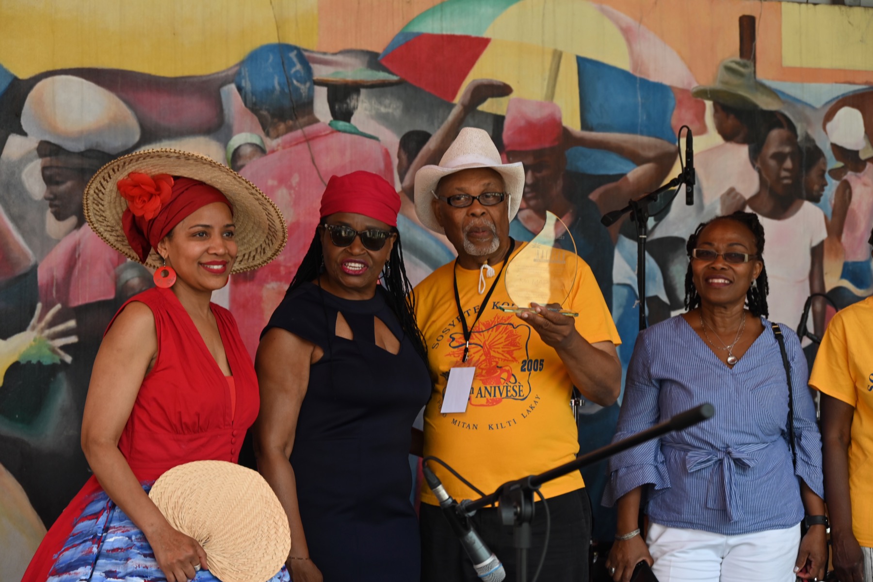 "Jan Mapou honored with reward at Little Haiti Book Festival 2023