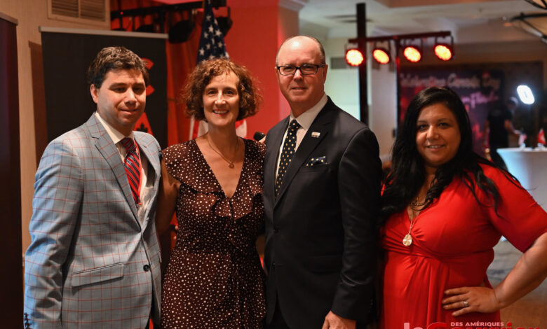 Louis Guay (CCCF), Sylvia Cesaratto (consule du Canada), Lamar Fisher (maire de Broward County), Paola Isaac (Broward County) durant le Canada Day 2023 organisé à Fort Lauderdale par la Chambre de Commerce Canada-Floride et le Consulat général du Canada