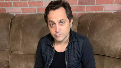 Un mandat d'arrêt international a été émis contre Paul de Bastos (photo), français résidant habituellement aux USA.