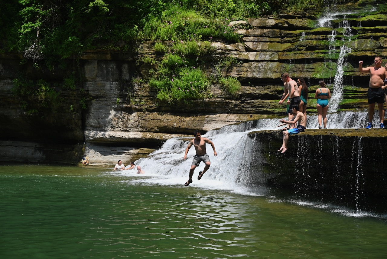 Cummins Falls State Park : un joyau naturel du Tennessee avec une belle chute d'eau