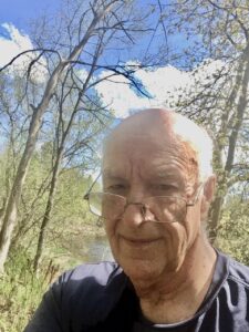 Le Père Jacques Pelletier sera cette saison le prêtre des Snowbirds" pour les messes en français à Dania Beach