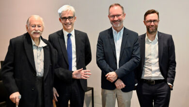 Mitchell "Micky" Wolfson Jr, Raphaël Trapp (consul de France), Laurent Salomé (Dir. Versailles) et Nicolas Doyard, attaché culturel de l'ambassade de France à Miami.