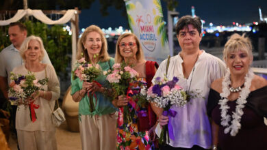 La présidente de Miami Accueil à droite, avec quatre ex-présidentes