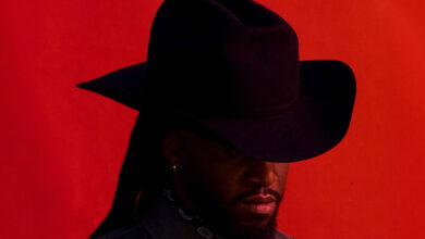 Shaboozey troque les tubes pour l'épopée western avec "The Outlaw Cherie Lee"