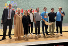 Gwendal Gauthier, Béatrice Benaros, Aline Martin O'Brien, Nicolas Eyheragaray et Andoni Laloo (joueurs), Thierry Peyroux (consul), Thomas Urrutia (joueur) et Scott Savin (COO de la ligue de Jai Alai)